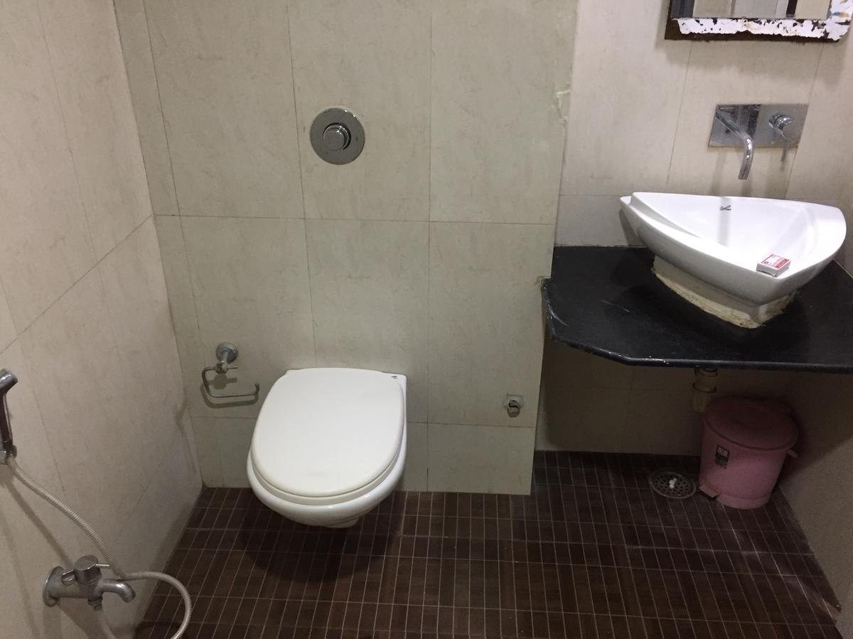 Hotel Lara India Váránaszi Kültér fotó