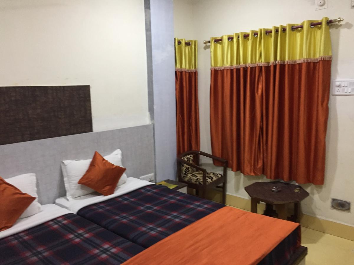 Hotel Lara India Váránaszi Kültér fotó