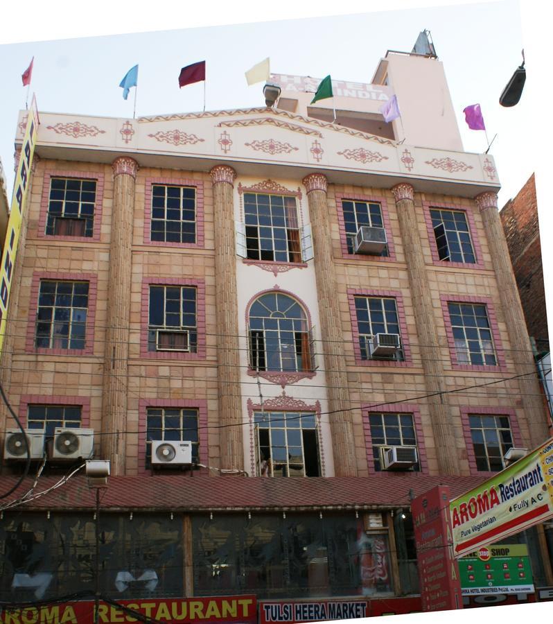 Hotel Lara India Váránaszi Kültér fotó