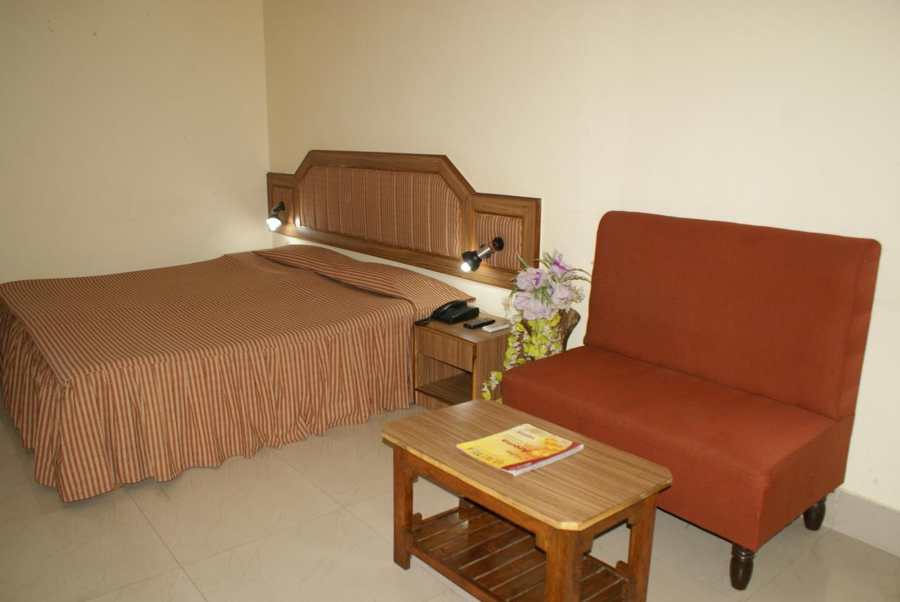 Hotel Lara India Váránaszi Kültér fotó