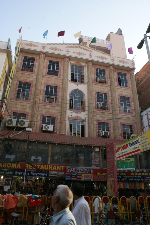 Hotel Lara India Váránaszi Kültér fotó
